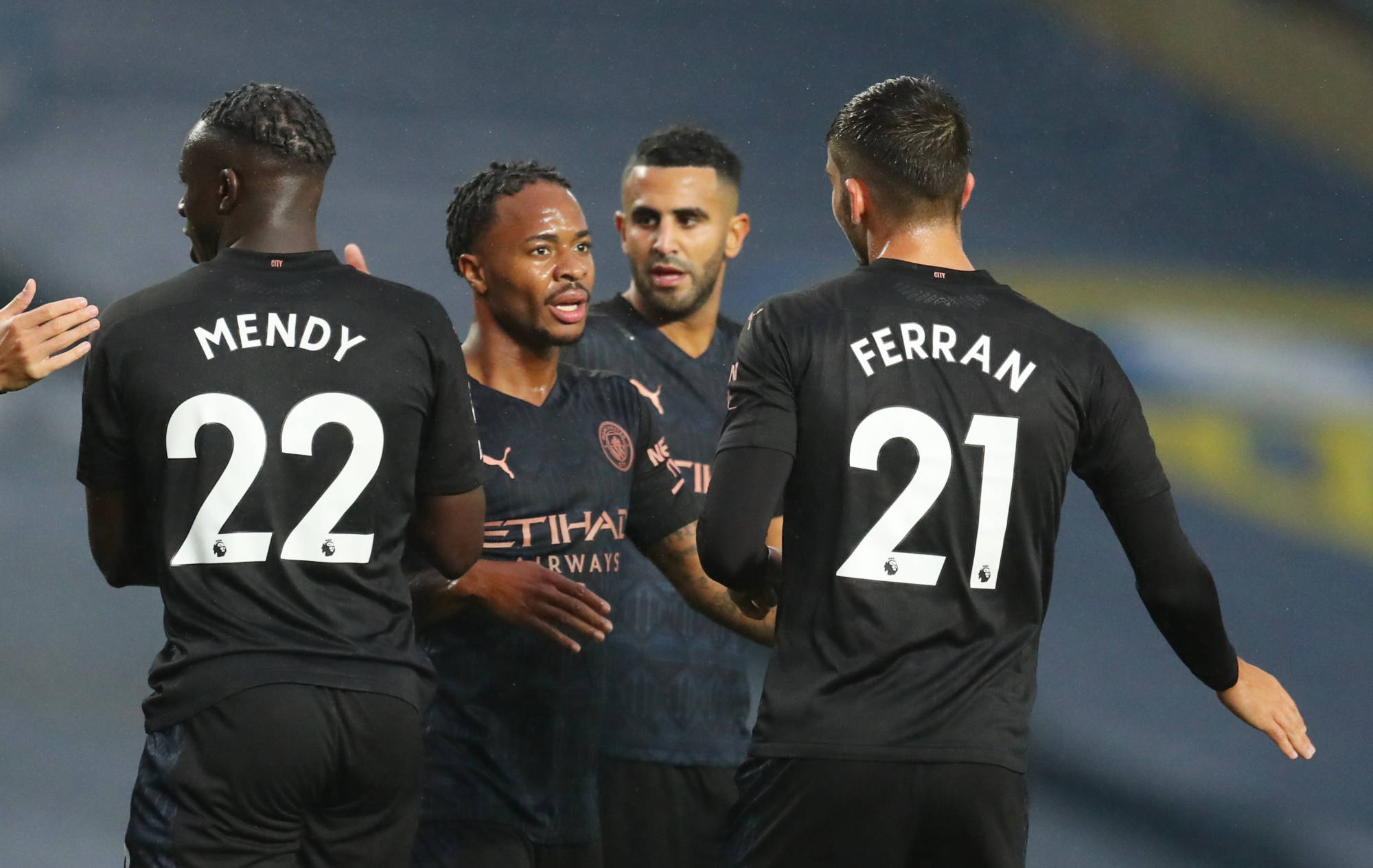 oubao足球赛事-汉堡球员集体爆发表现强势冲击前列(汉堡著名球员)