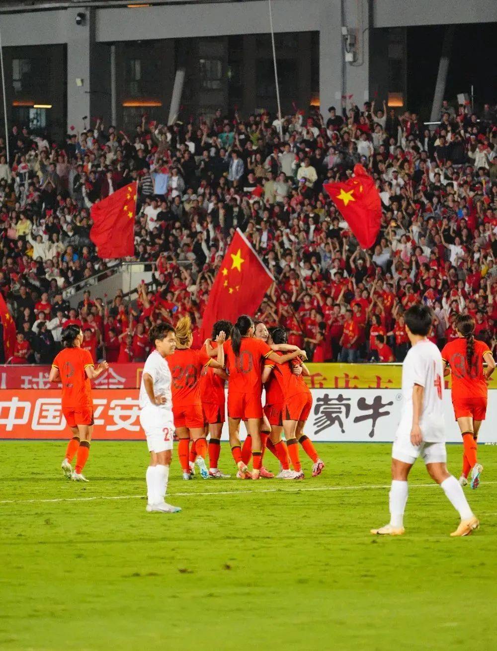 欧宝体育-奥地利女足队员气势如虹，取得意外胜利